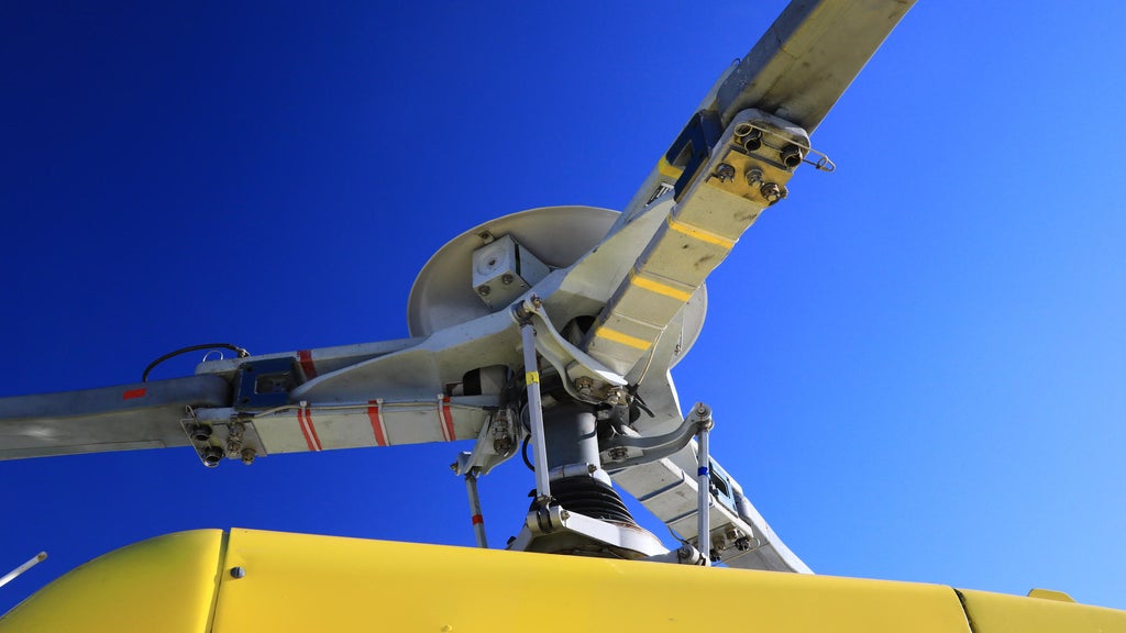 2 helicopters collide southeast of McMinnville in Oregon, killing 3 — Lafayette Schools news