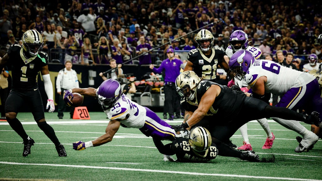 Jefferson, Jones, Murray all produce to help the unbeaten Vikings top Saints 23-13 — WCCO / CBS Minnesota, Lafayette Sports news