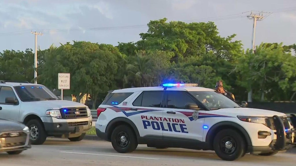 Deadly motorcycle crash shuts down lanes in Plantation — CBS Miami, Lafayette Community news