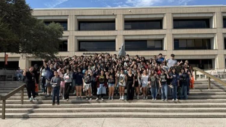 SAISD middle schoolers connect with college life during schoolwide event — KENS 5 (San Antonio), Lafayette Schools news