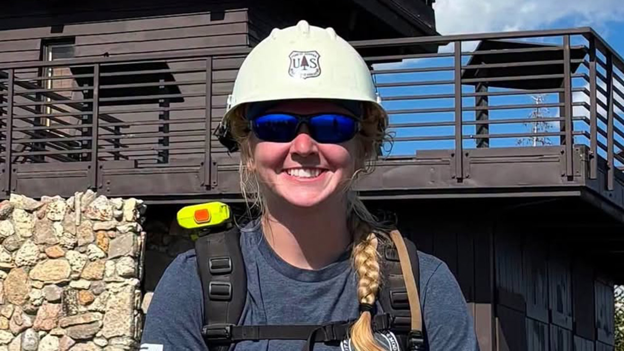 Firefighter, 24, died after being struck by a tree battling La. wildfire — KTVU FOX 2 Bay Area, Lafayette Community news